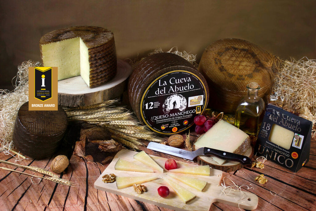 Manchego DOP „La Cueva del Abuelo“ – Schafskäse aus Rohmilch 12 Monate gereift (Añejo) (Artesano)