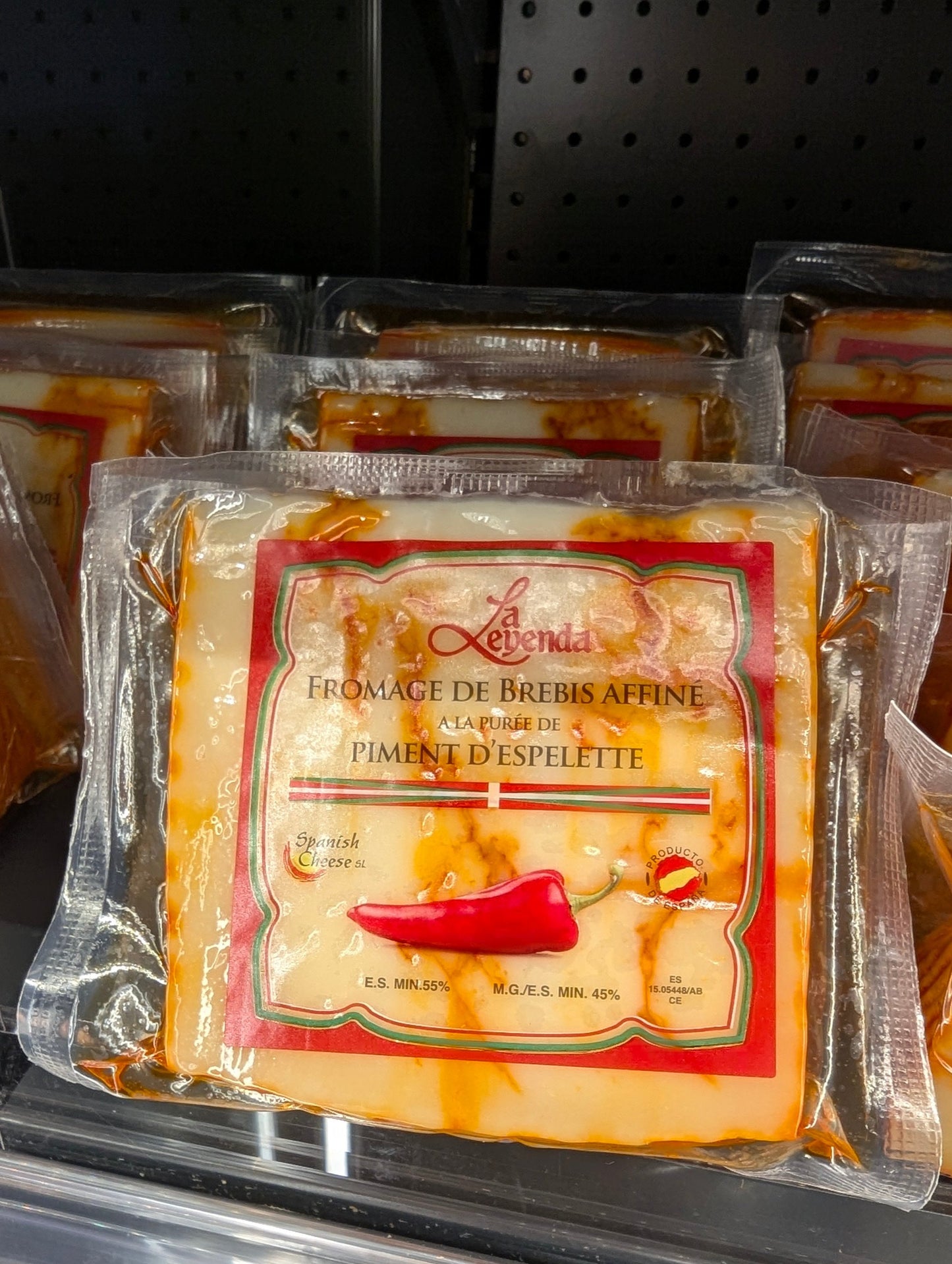 La Leyenda spicy cheese with peppers 200g